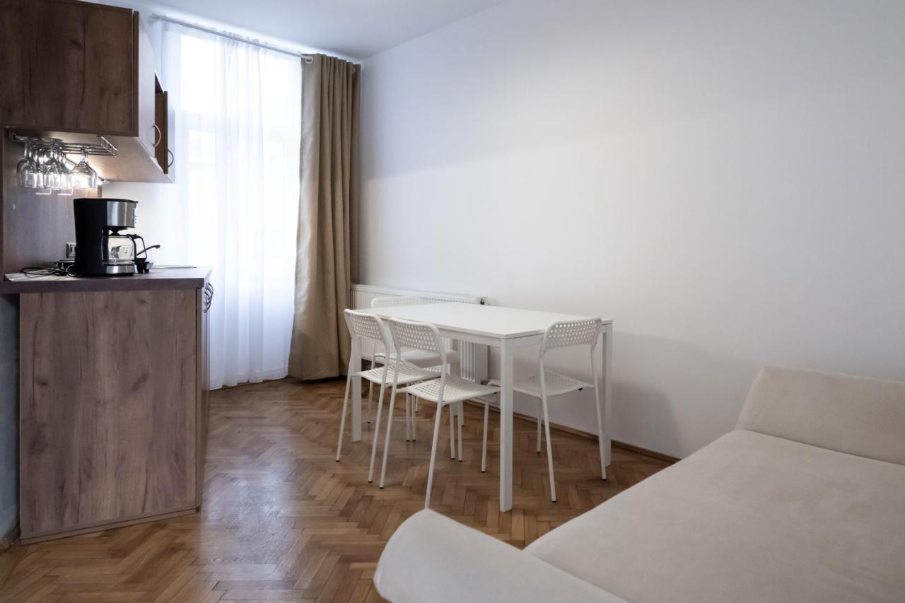 Hotel Casa Basarab Braşov Extérieur photo