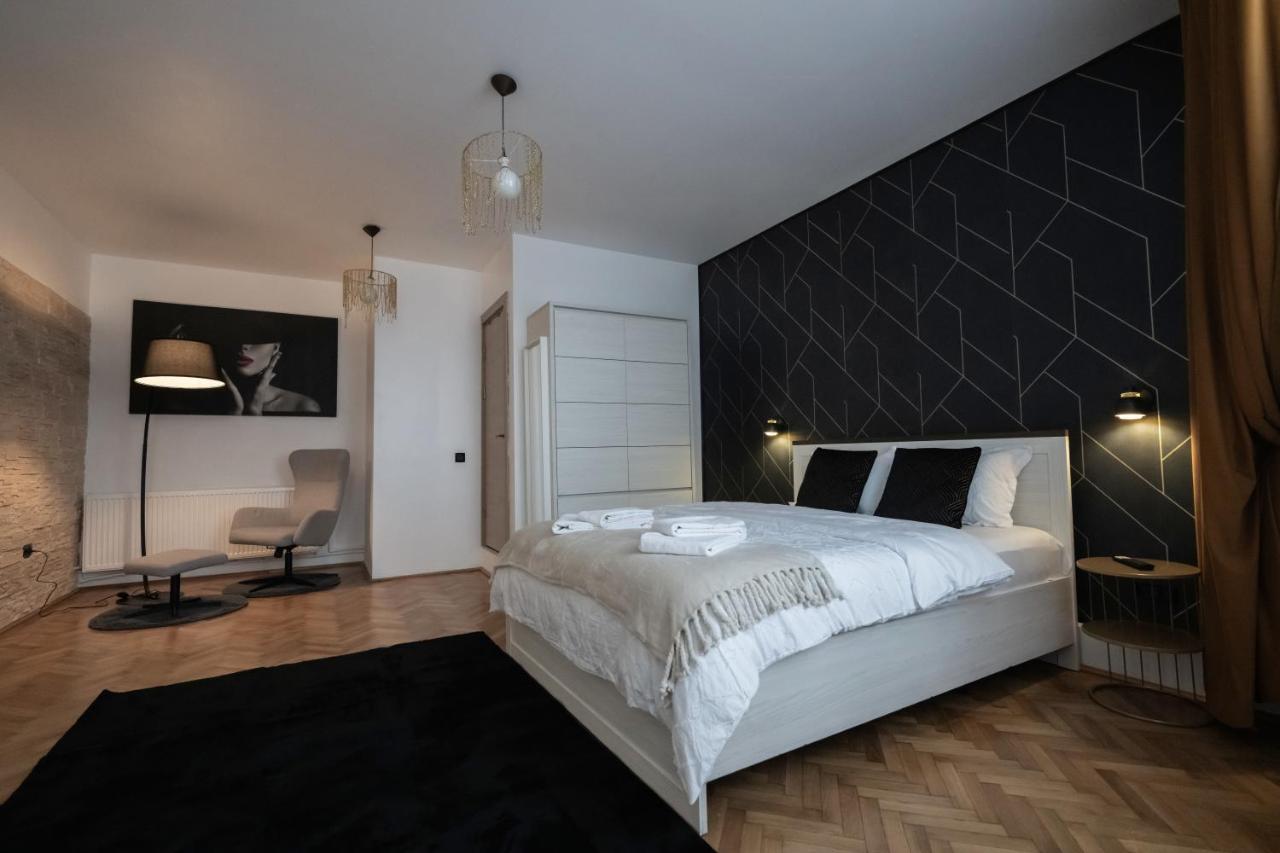 Hotel Casa Basarab Braşov Extérieur photo