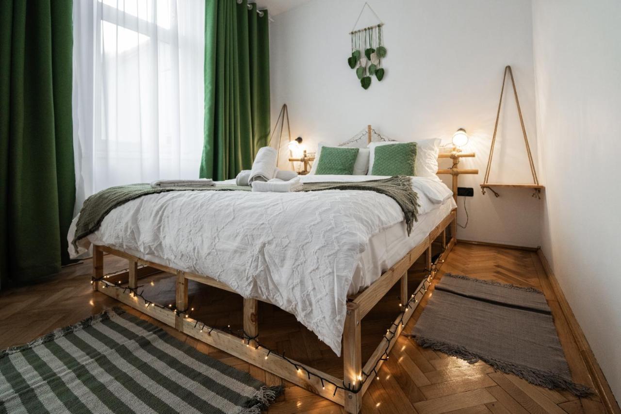 Hotel Casa Basarab Braşov Extérieur photo
